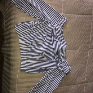 Zara Blue and White Mid Length Sleeve Crop Top